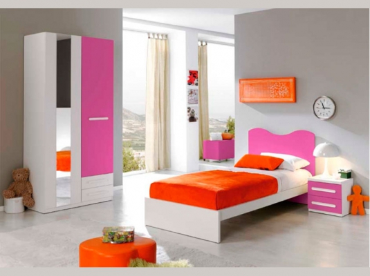 Fotografía de Dormitorio juvenil con cama, ambiente 18 a
